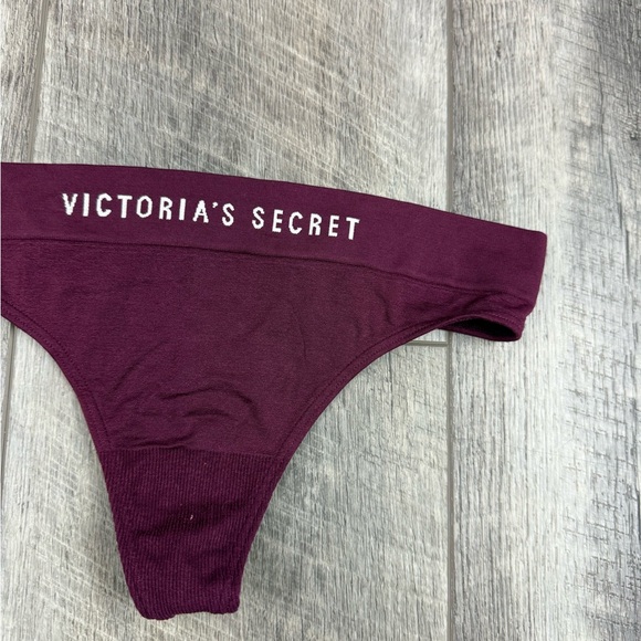 VS Plum Thong - Picture 4 of 8